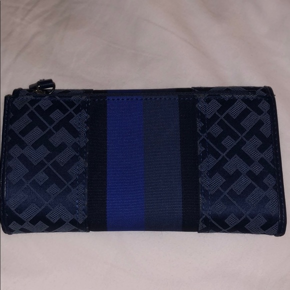 Tommy Hilfiger Wallet - Picture 2 of 4